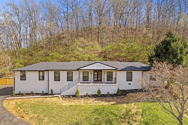 6611 Ellesmere Rd, Nashville, TN 37205 - view of front of property with a front lawn and a porch
