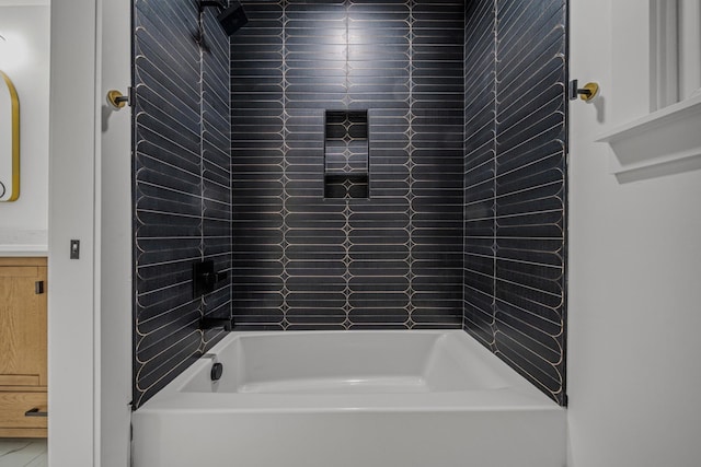 6611 Ellesmere Rd, Nashville, TN 37205 - bathroom with washtub / shower combination