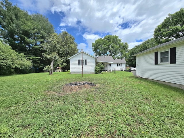 118 Bone Cave Rd, Rock Island, TN 38581 - view of green lawn