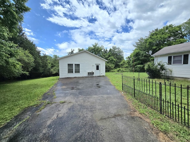 118 Bone Cave Rd, Rock Island, TN 38581 - view of side of property featuring driveway