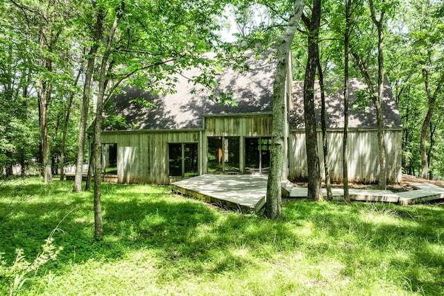 556 Lakeshore Dr, Old Hickory, TN 37138 - rear view of house with a shingled roof