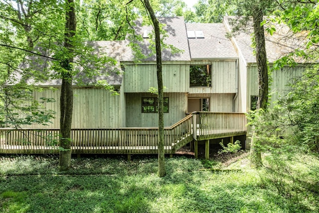 556 Lakeshore Dr, Old Hickory, TN 37138 - back of house featuring roof with shingles and a wooden deck