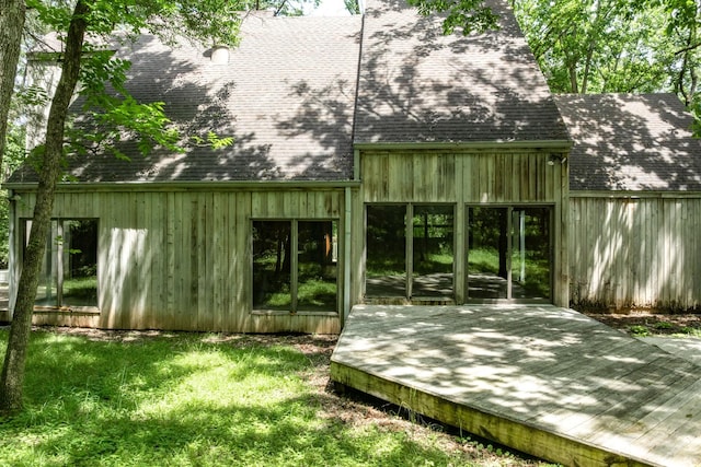 556 Lakeshore Dr, Old Hickory, TN 37138 - view of green lawn with a wooden deck