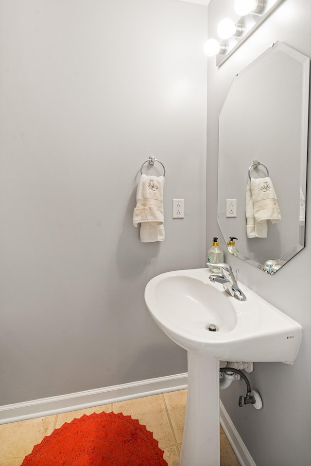 1011 Wolves Den Pl, Murfreesboro, TN 37128 - bathroom featuring baseboards and tile patterned flooring