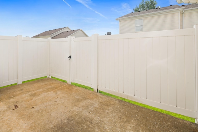 1011 Wolves Den Pl, Murfreesboro, TN 37128 - view of yard featuring a gate