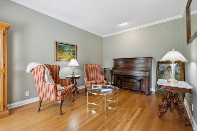 2305 Black Fox Ct, Murfreesboro, TN 37127 - sitting room featuring crown molding, wood finished floors, and baseboards