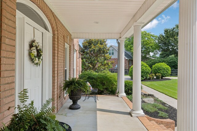 2305 Black Fox Ct, Murfreesboro, TN 37127 - view of covered porch