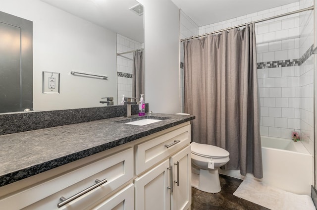 3802B Hutson Ave, Nashville, TN 37216 - full bath featuring toilet, vanity, and shower / bath combo with shower curtain