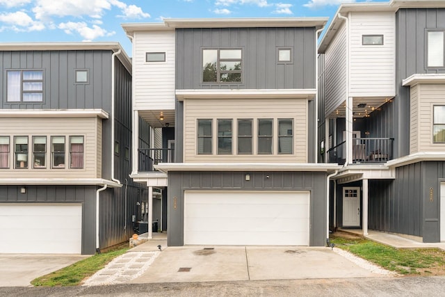 3802B Hutson Ave, Nashville, TN 37216 - view of front of property with an attached garage, concrete driveway, and board and batten siding