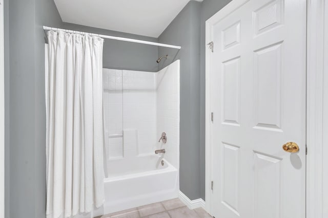 113 Abbeywood Dr, Nashville, TN 37215 - full bath featuring shower / tub combo, tile patterned flooring, and baseboards