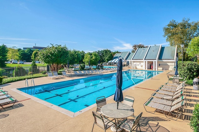 113 Abbeywood Dr, Nashville, TN 37215 - community pool featuring a patio and fence
