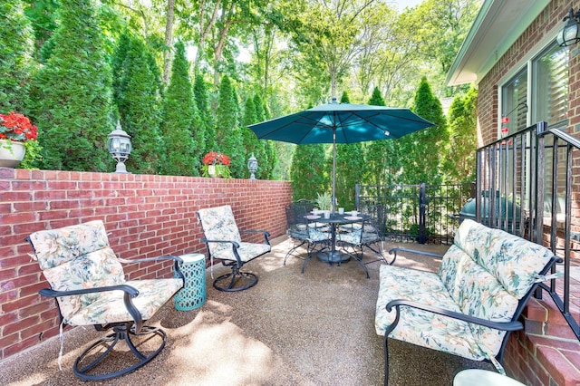 113 Abbeywood Dr, Nashville, TN 37215 - view of patio featuring outdoor dining space