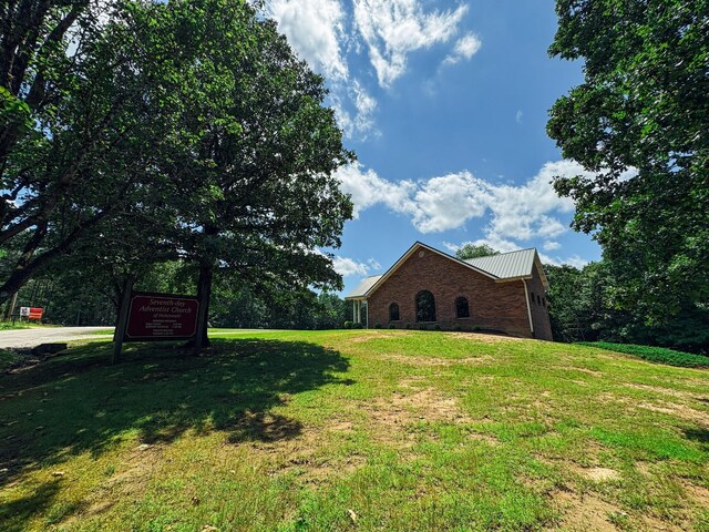110 Hankins Rd, Hohenwald, TN 38462 - view of grassy yard