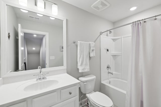 3706 Bonnie Blue Ct, Rockvale, TN 37153 - full bath featuring shower / tub combo, toilet, vanity, and recessed lighting