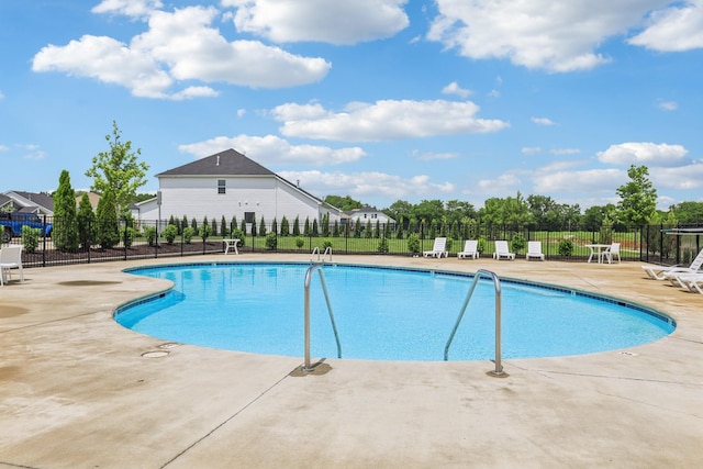 3706 Bonnie Blue Ct, Rockvale, TN 37153 - community pool with a patio