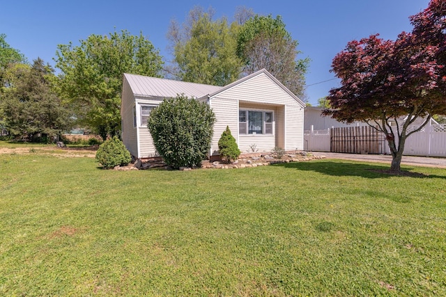 104 3rd Ave NW, Winchester, TN 37398 - view of front of house featuring metal roof