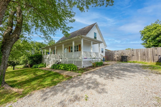 2659 Cave Springs Rd, Springfield, TN 37172 - view of front of house featuring a porch and driveway