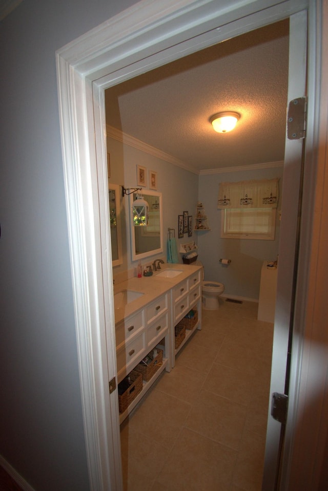 131 Scott Rd, Harriman, TN 37748 - corridor featuring crown molding, a sink, light tile patterned floors, and a textured ceiling
