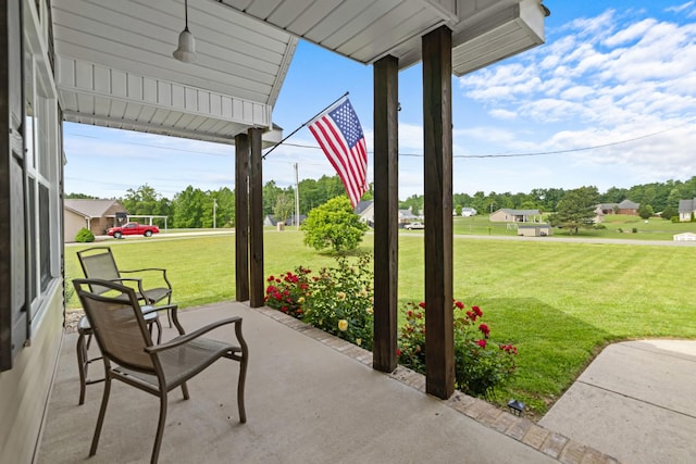 1383 Smith Chapel Rd, Shelbyville, TN 37160 - view of patio / terrace with a porch