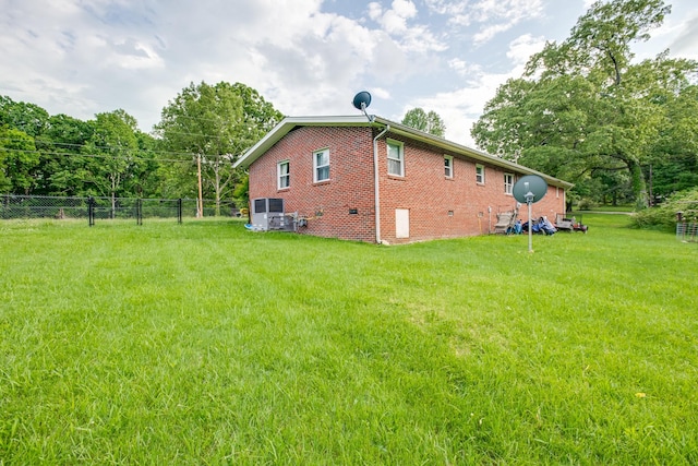 470 Arlington St, Erin, TN 37061 - view of side of property featuring brick siding