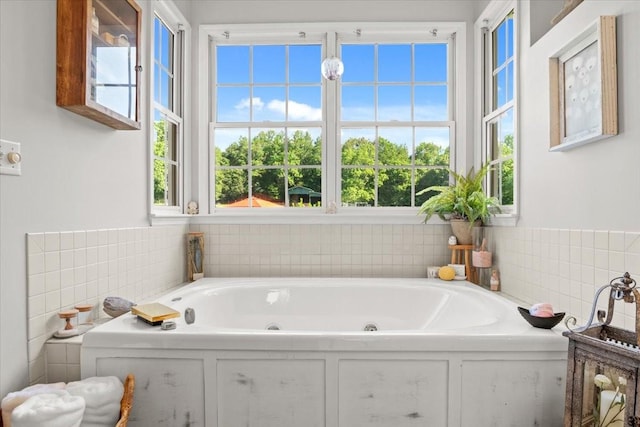 495 Baker Rd, Dickson, TN 37055 - full bathroom featuring a jetted tub