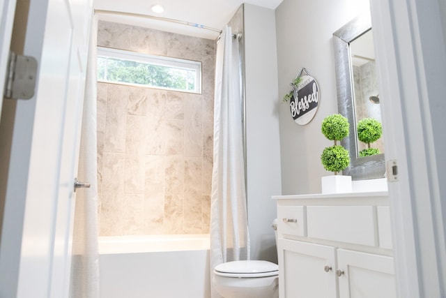 3303 Hampton Turner Dr, Murfreesboro, TN 37128 - full bath featuring toilet, vanity, and shower / tub combo with curtain