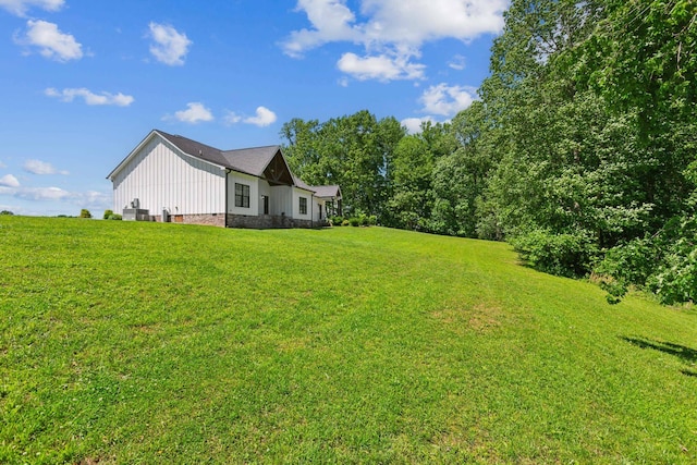 1930 Williams Rd, Lafayette, TN 37083 - view of green lawn