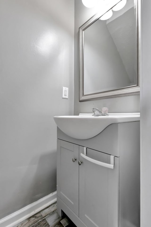 362 Shoshone Pl, Murfreesboro, TN 37128 - bathroom featuring vanity and baseboards