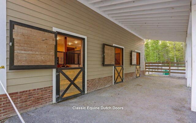 2385 Clear Brooks Dr, Signal Mountain, TN 37377 - view of stable