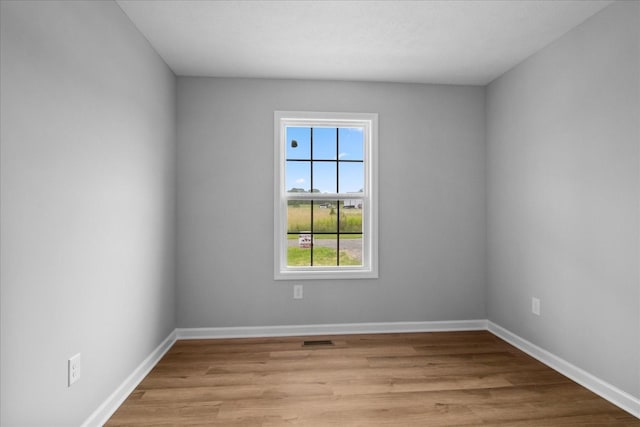 1331 Springplace Rd, Lewisburg, TN 37091 - unfurnished room featuring light wood-type flooring and baseboards