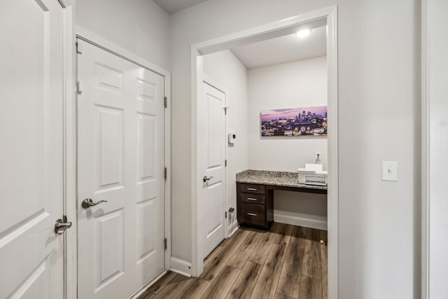 321 Union Pier Dr, Mount Juliet, TN 37122 - hall featuring wood finished floors, a desk, and baseboards