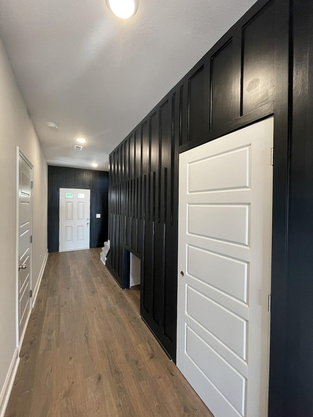 53 Charleston Cv, Clarksville, TN 37043 - hallway featuring wood finished floors and a decorative wall