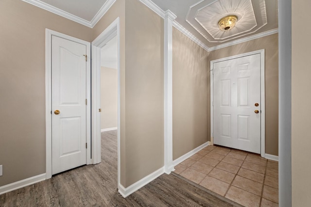 404 Biltmore Cir, Murfreesboro, TN 37128 - foyer entrance featuring ornamental molding, baseboards, and wood finished floors