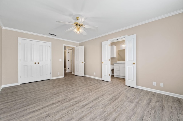 404 Biltmore Cir, Murfreesboro, TN 37128 - unfurnished bedroom with light wood-style flooring, ornamental molding, baseboards, a closet, and ceiling fan
