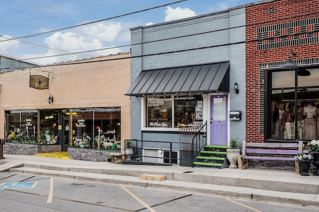 105 W Walnut St, Smithville, TN 37166 - view of building exterior