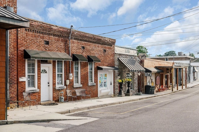 105 W Walnut St, Smithville, TN 37166 - view of property