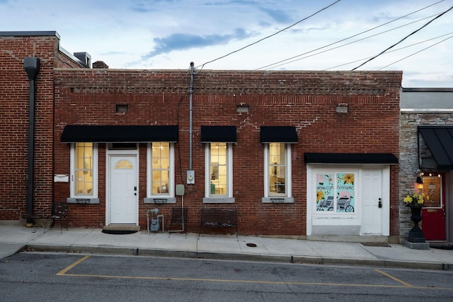 105 W Walnut St, Smithville, TN 37166 - view of property with uncovered parking
