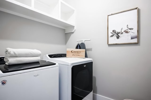 10B Fern Ave, Nashville, TN 37207 - laundry room featuring washing machine and dryer