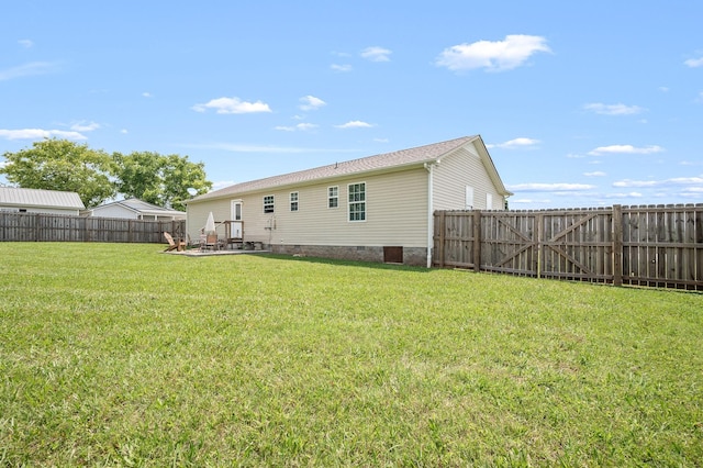380 Strawberry Dr, Winchester, TN 37398 - rear view of house featuring crawl space