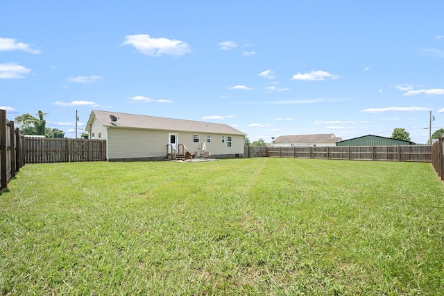 380 Strawberry Dr, Winchester, TN 37398 - view of yard