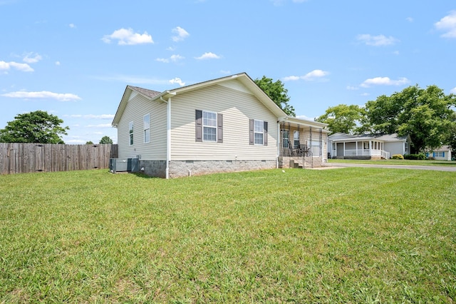 380 Strawberry Dr, Winchester, TN 37398 - view of front of house featuring crawl space, a porch, and central AC