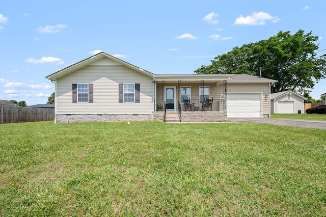 380 Strawberry Dr, Winchester, TN 37398 - ranch-style home with crawl space, driveway, an attached garage, and a porch