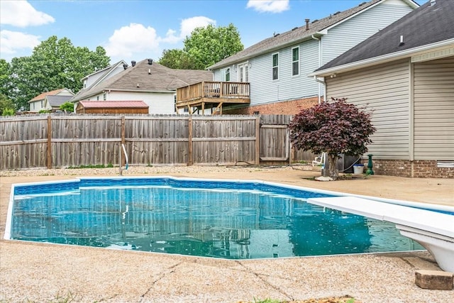 1910 Burlington Cir, Columbia, TN 38401 - view of pool with a diving board and a fenced backyard