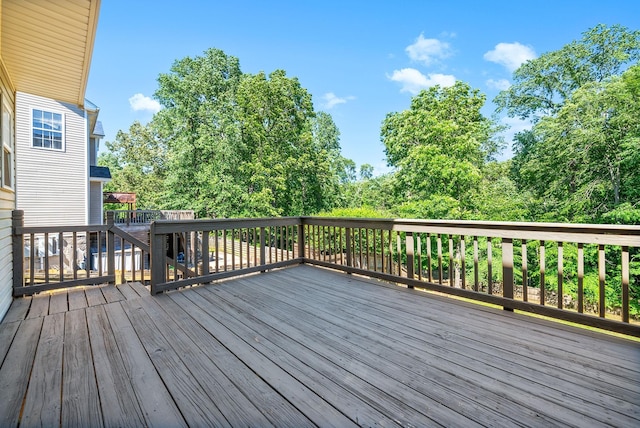 2829 Sharpie Dr, Clarksville, TN 37040 - view of wooden terrace