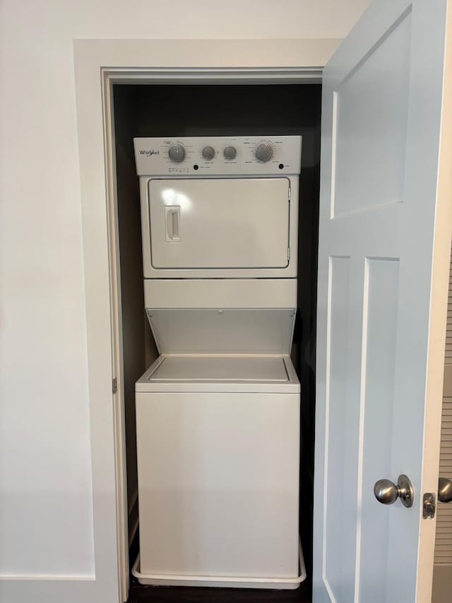 934 Governors Ct Unit 304, Antioch, TN 37013 - washroom featuring stacked washer and clothes dryer