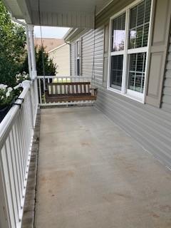 117 Raspberry Dr, Winchester, TN 37398 - view of covered porch