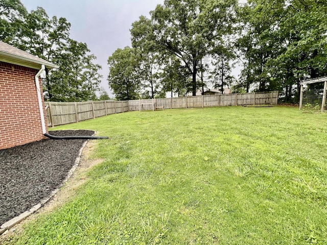126 E Laurel Dr, Lawrenceburg, TN 38464 - view of yard