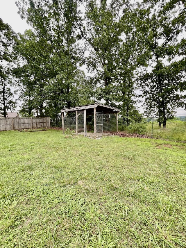 126 E Laurel Dr, Lawrenceburg, TN 38464 - view of yard with an outbuilding