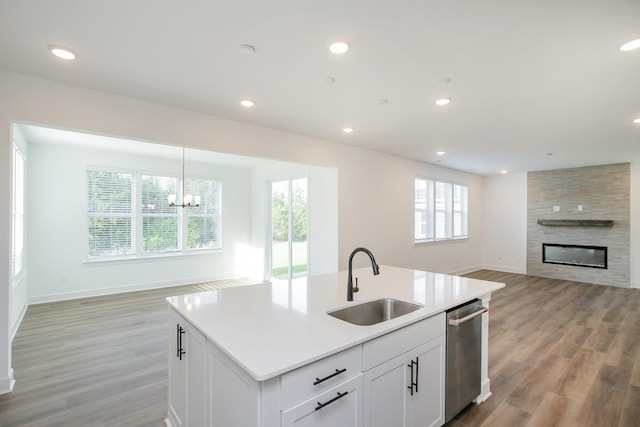 120 W Cassa Way, Mount Juliet, TN 37122 - kitchen featuring a sink, stainless steel dishwasher, open floor plan, light wood-style flooring, and recessed lighting
