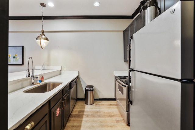 2433 Kennedy Ct Unit 2433, Franklin, TN 37064 - kitchen featuring freestanding refrigerator, electric range oven, dishwasher, a sink, and light wood-type flooring
